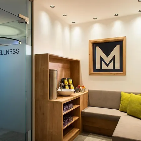 Отель Modern Mountain