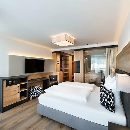 Modern Mountain Otel